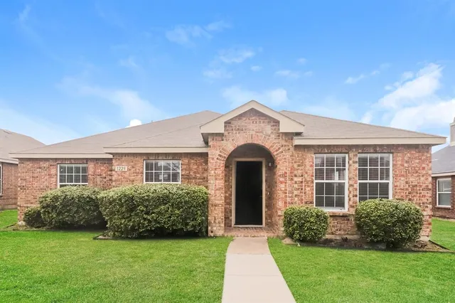 $2,195 | 1229 Spring Water Drive, Lancaster, TX 75134