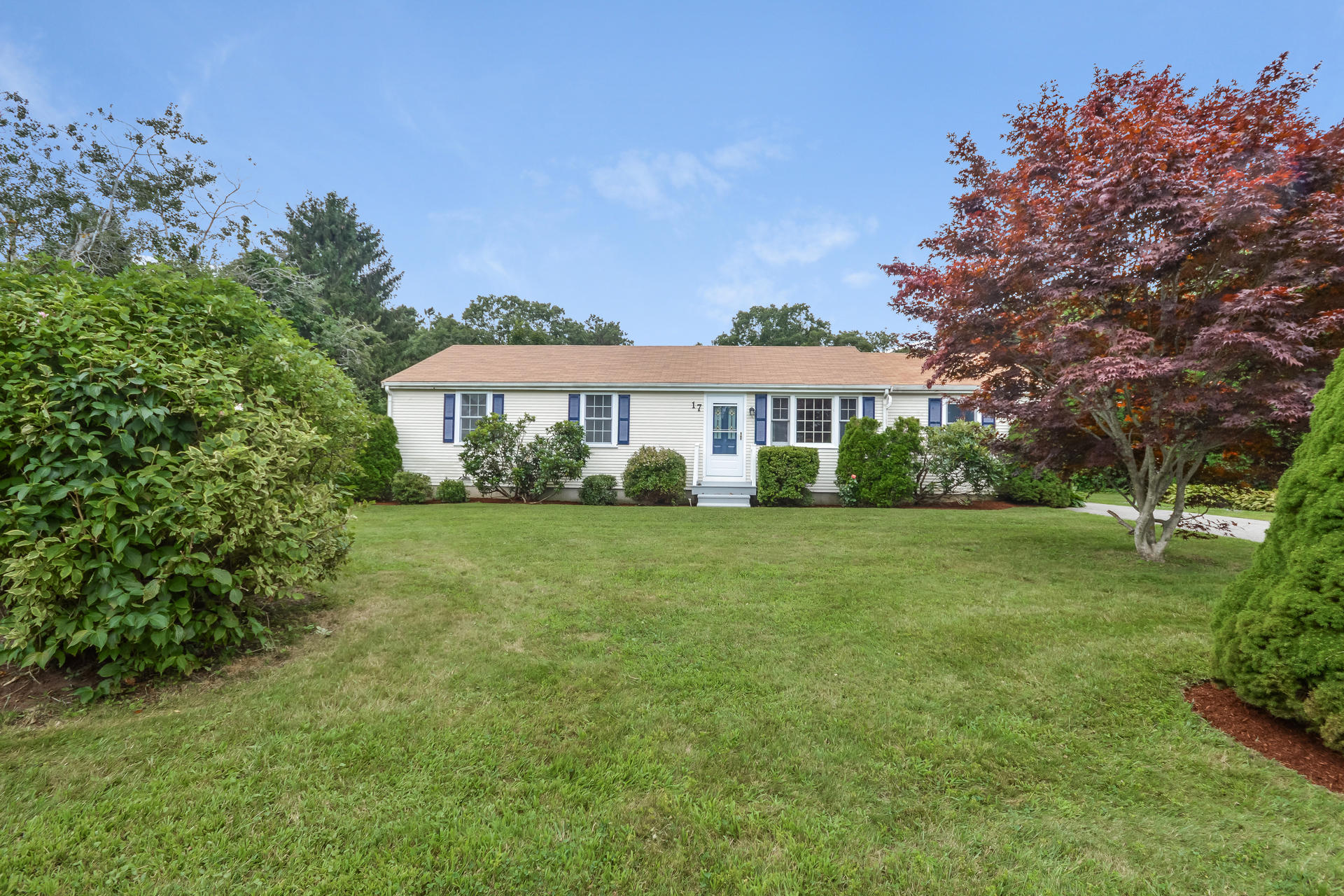17 Piccadilly Road Sandwich, MA 02563 - Photo 1 of 31 000-photo-front-view-6155408