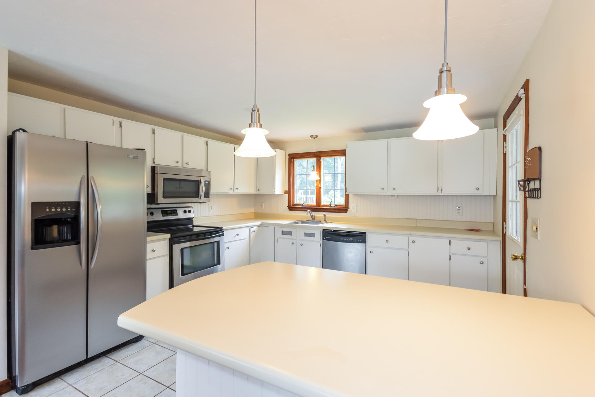 17 Piccadilly Road Sandwich, MA 02563 - Photo 12 of 31 011-photo-kitchen-6155420