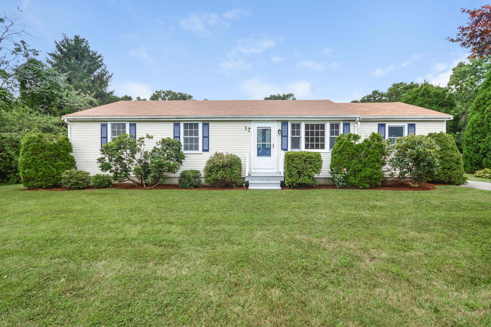 17 Piccadilly Road Sandwich, MA 02563 - Photo 2 of 31 001-photo-front-view-6155404