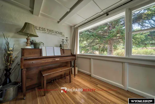 $565,000 | 854 Highway 20, Basin, WY 82410