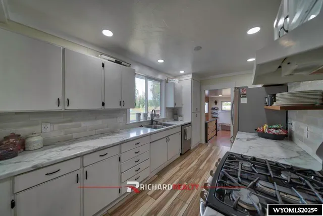 $565,000 | 854 Highway 20, Basin, WY 82410