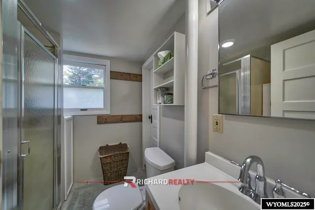 $565,000 | 854 Highway 20, Basin, WY 82410