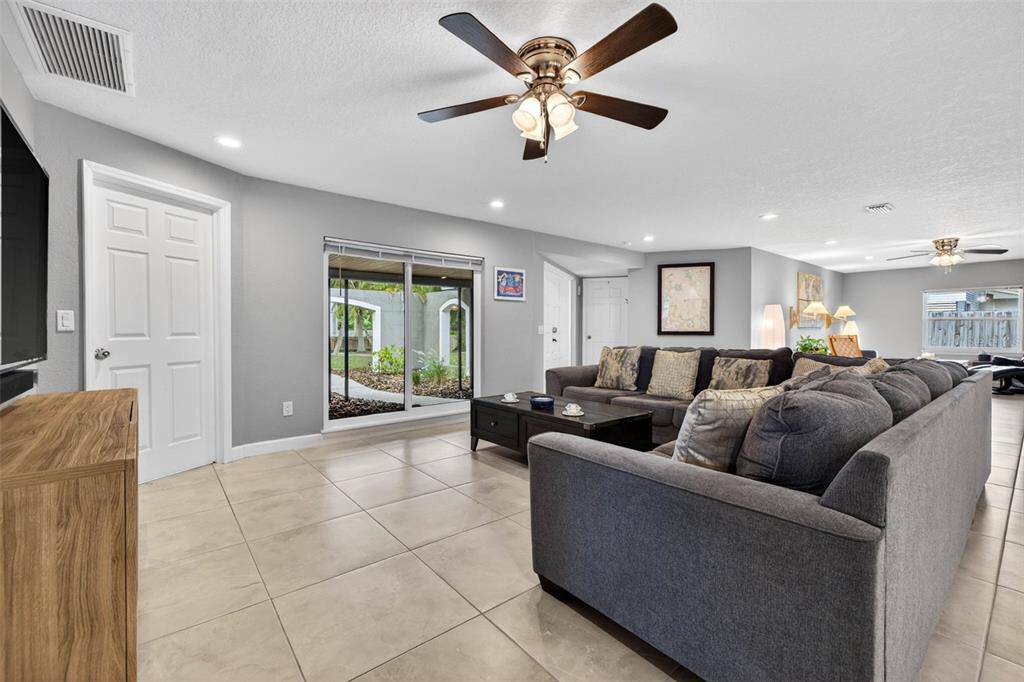 1963 Belleair Road Clearwater, FL 33764 - Photo 13 of 44