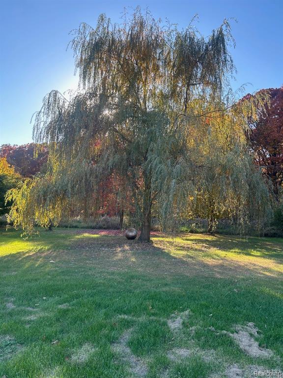 1020 Woodhaven Road Howell, MI 48855 - Photo 4 of 30