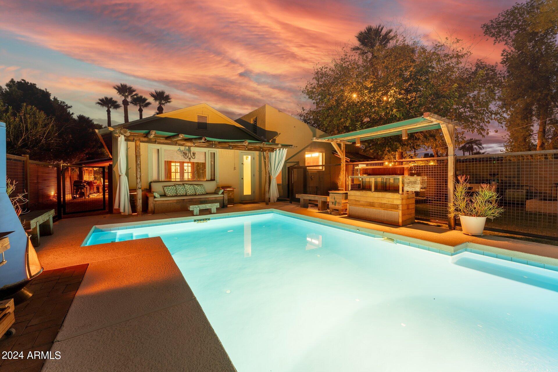 1548 East Cheery Lynn Road Phoenix, AZ 85014 - Photo 32 of 52 twilight-015
