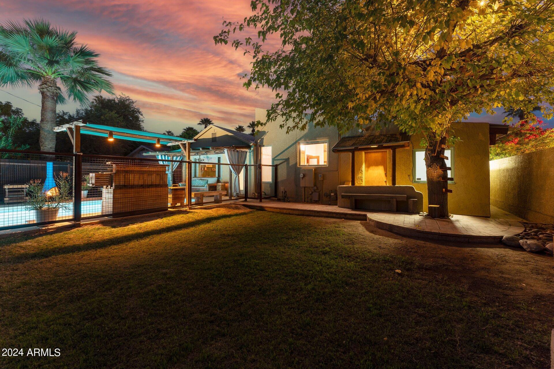 1548 East Cheery Lynn Road Phoenix, AZ 85014 - Photo 39 of 52 twilight-017