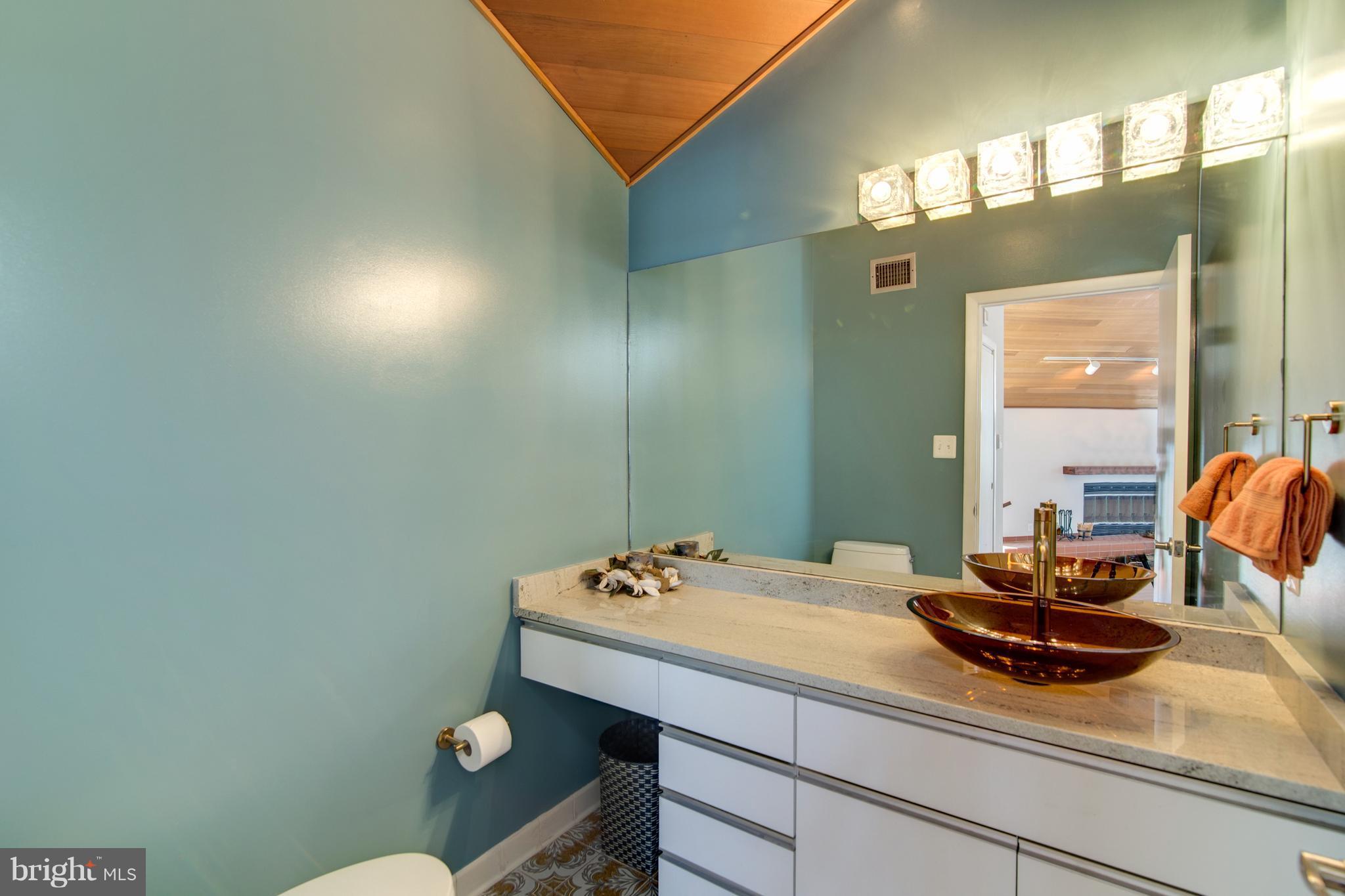 2003 Cutwater Court Reston, VA 20191 - Photo 12 of 29 Powder Room on main level