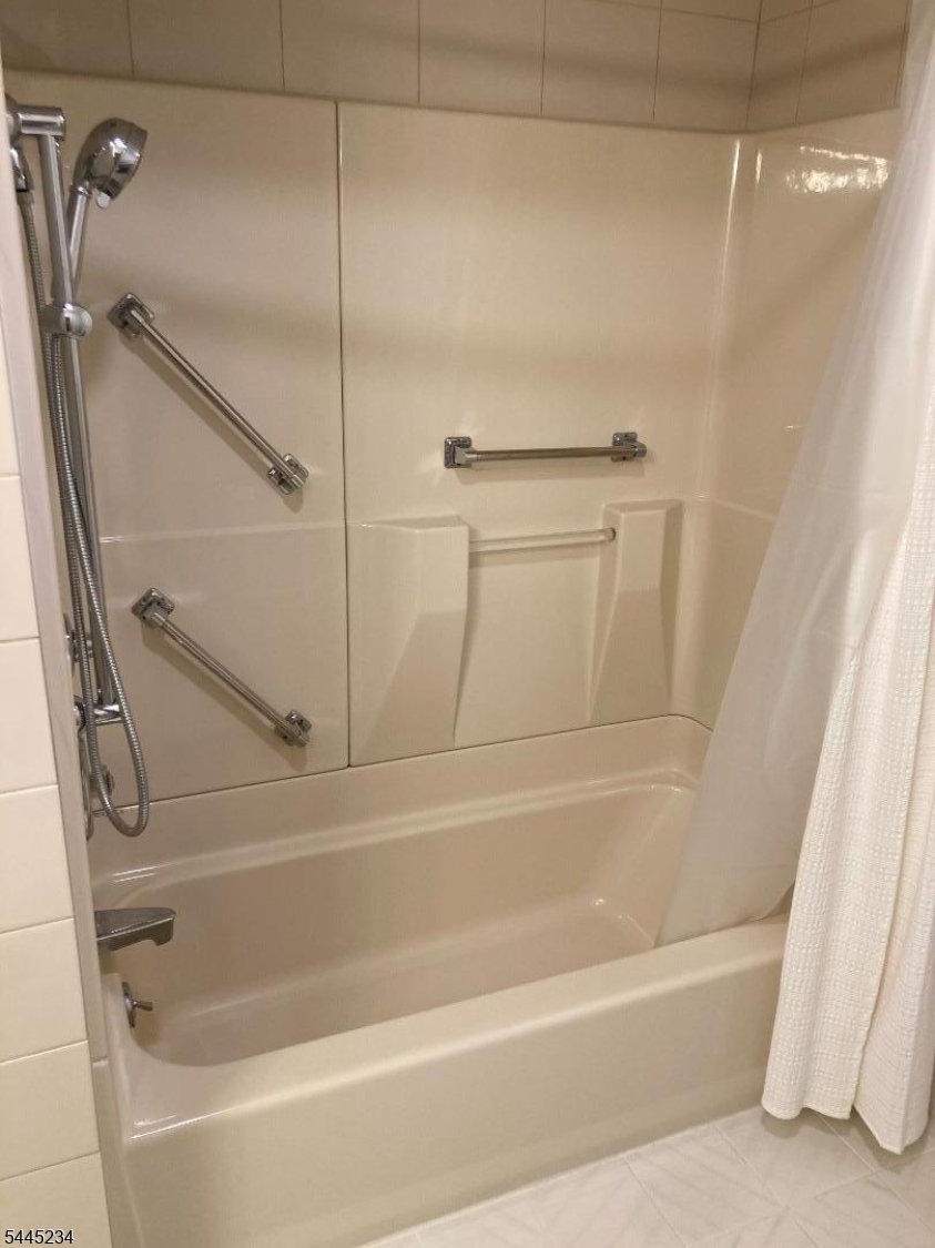 675 Raritan Road, Unit 10 Clark, NJ 07066 - Photo 14 of 19