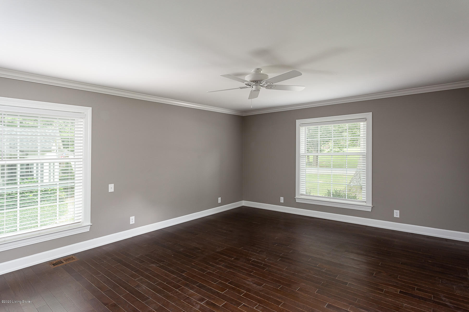527 Ridgewood Road Louisville, KY 40207 - Photo 22 of 46 023527 Ridgewood Rd - INTERNET