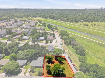 $395,000 | 5317 Redbud Lane, Fort Worth, TX 76114