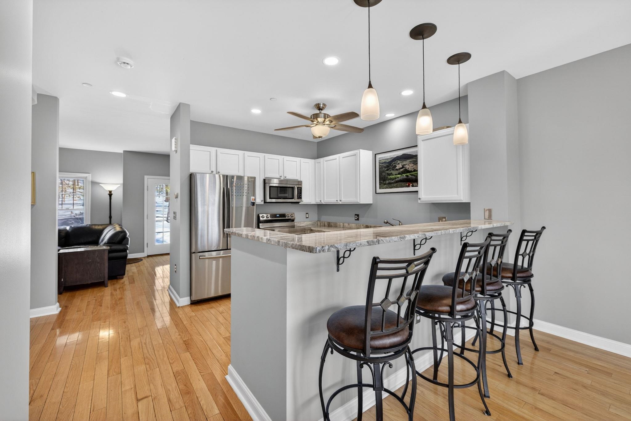 63 Woodview Way Manchester, NH 03102 - Photo 11 of 49