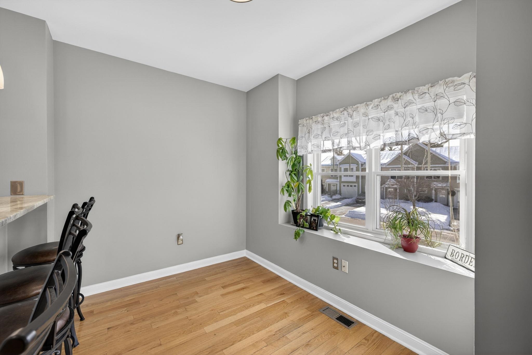 63 Woodview Way Manchester, NH 03102 - Photo 15 of 49