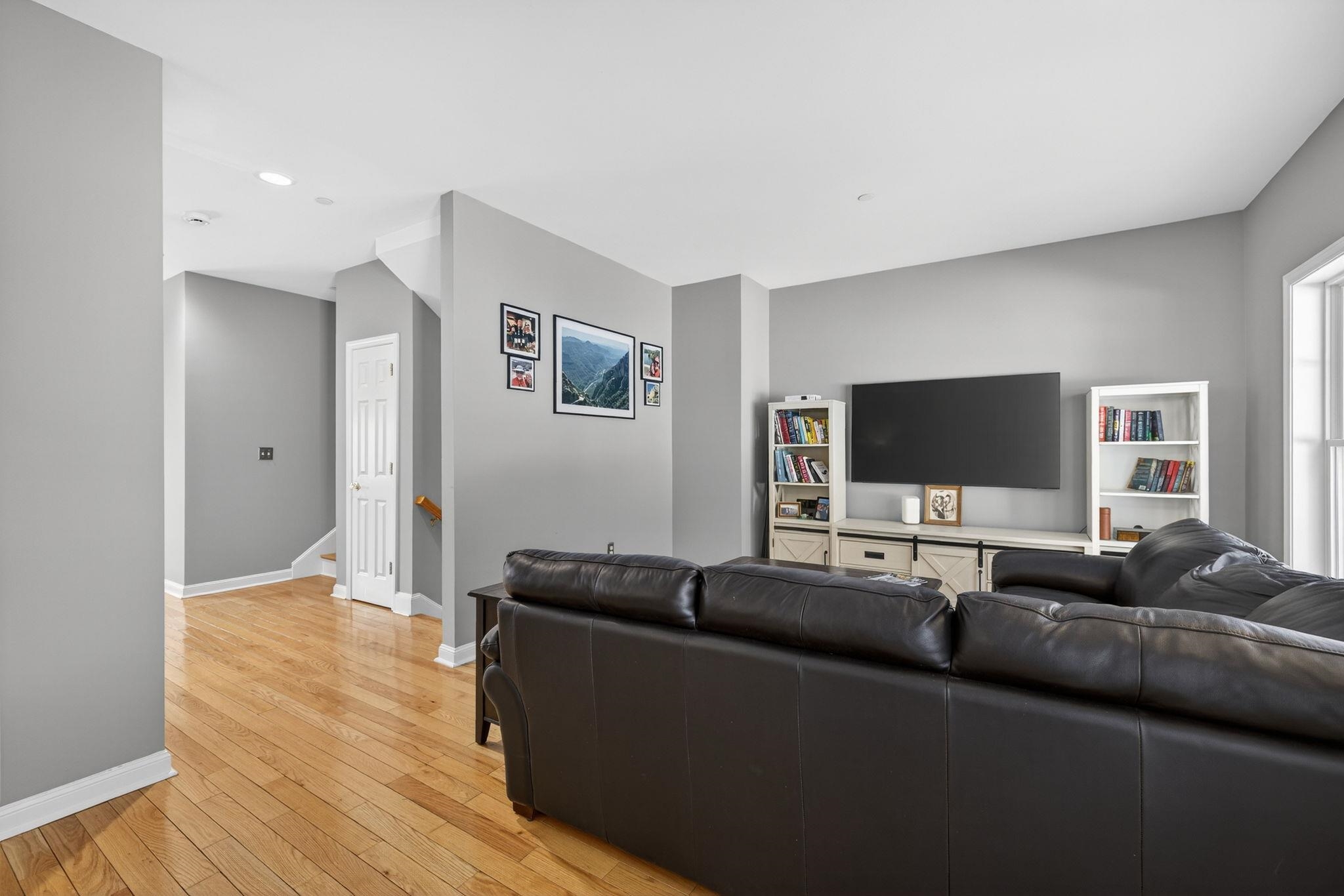 63 Woodview Way Manchester, NH 03102 - Photo 20 of 49