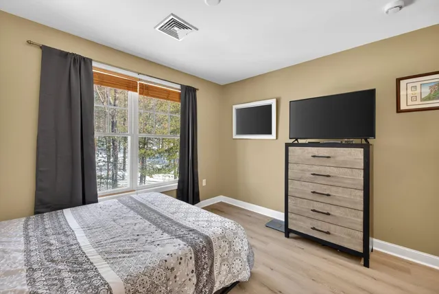 $460,000 | 63 Woodview Way, Manchester, NH 03102