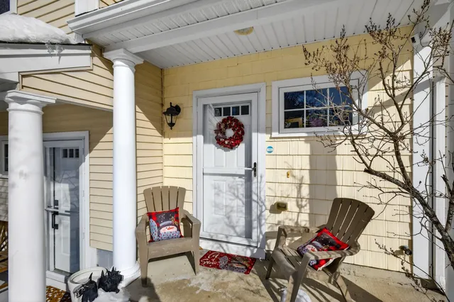 $460,000 | 63 Woodview Way, Manchester, NH 03102