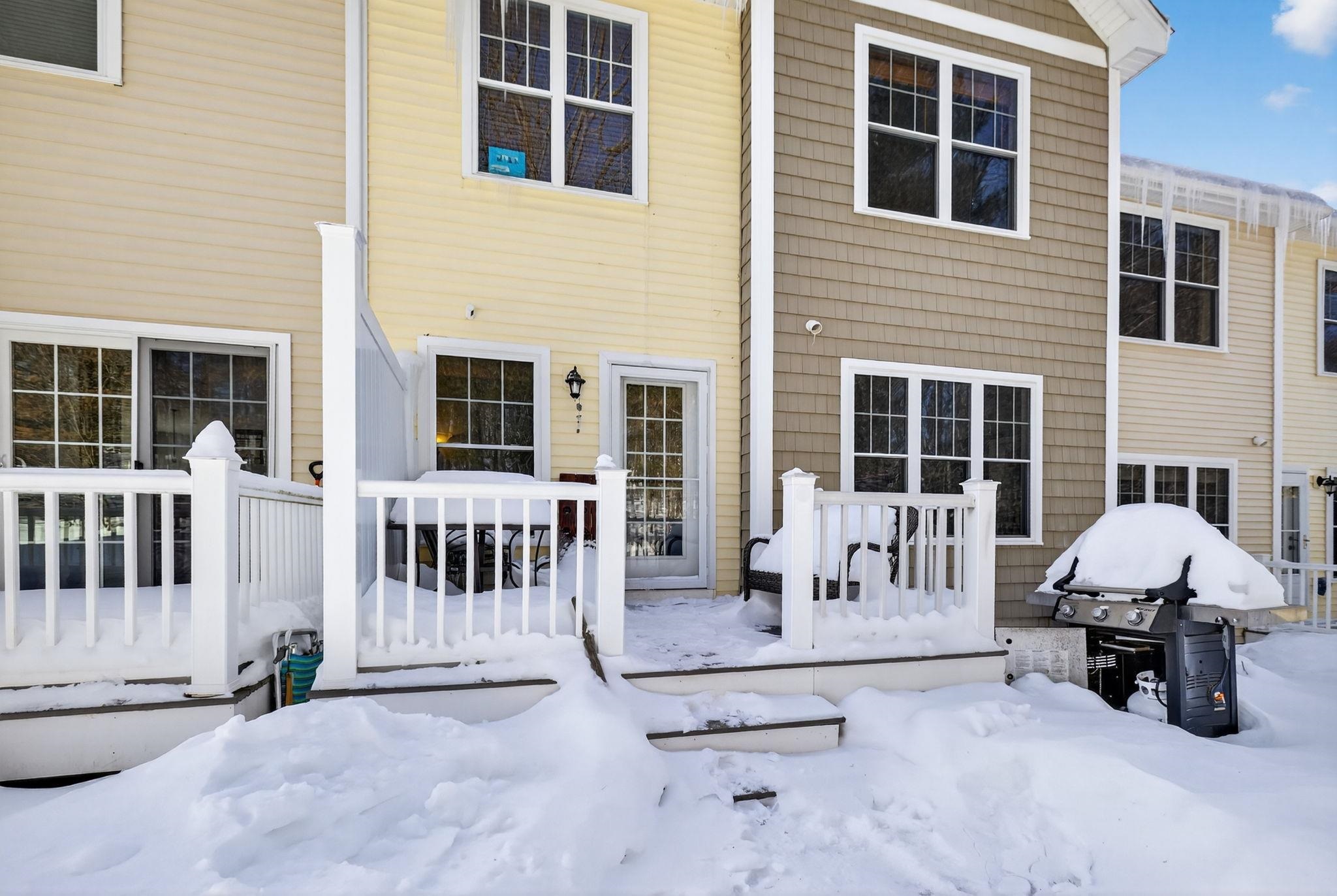 63 Woodview Way Manchester, NH 03102 - Photo 38 of 49