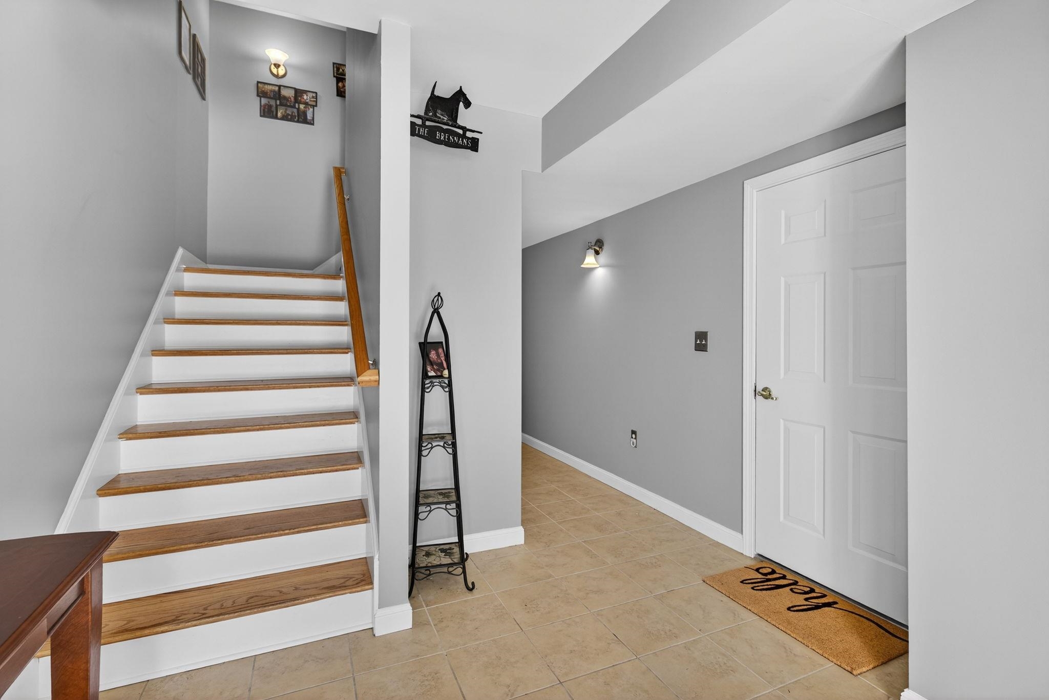 63 Woodview Way Manchester, NH 03102 - Photo 5 of 49