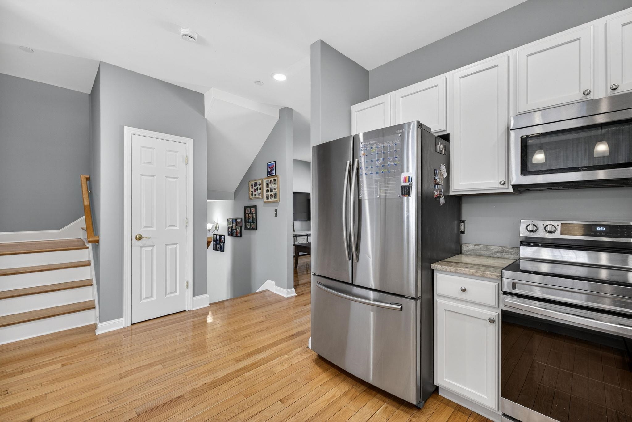 63 Woodview Way Manchester, NH 03102 - Photo 9 of 49