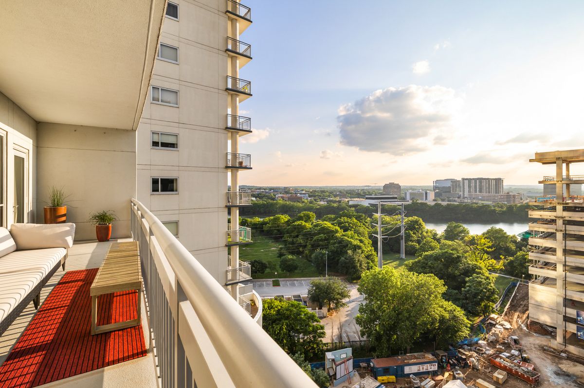603 Davis Street, Unit 1103 Austin, TX 78701 - Photo 23 of 40