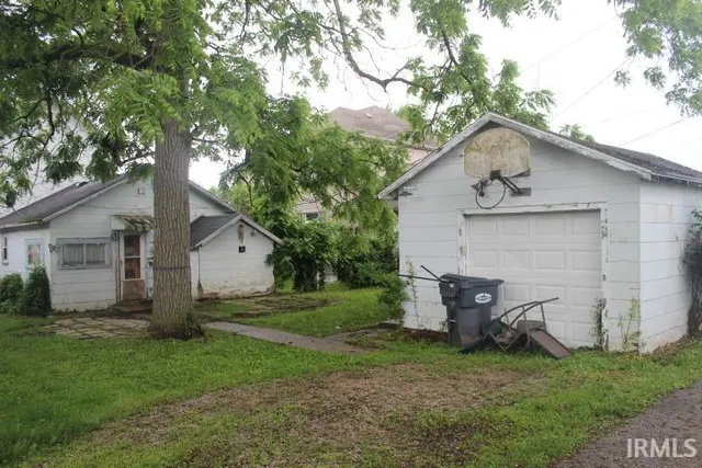 $34,900 | 135 South Broad Street, Dunkirk, IN 47336