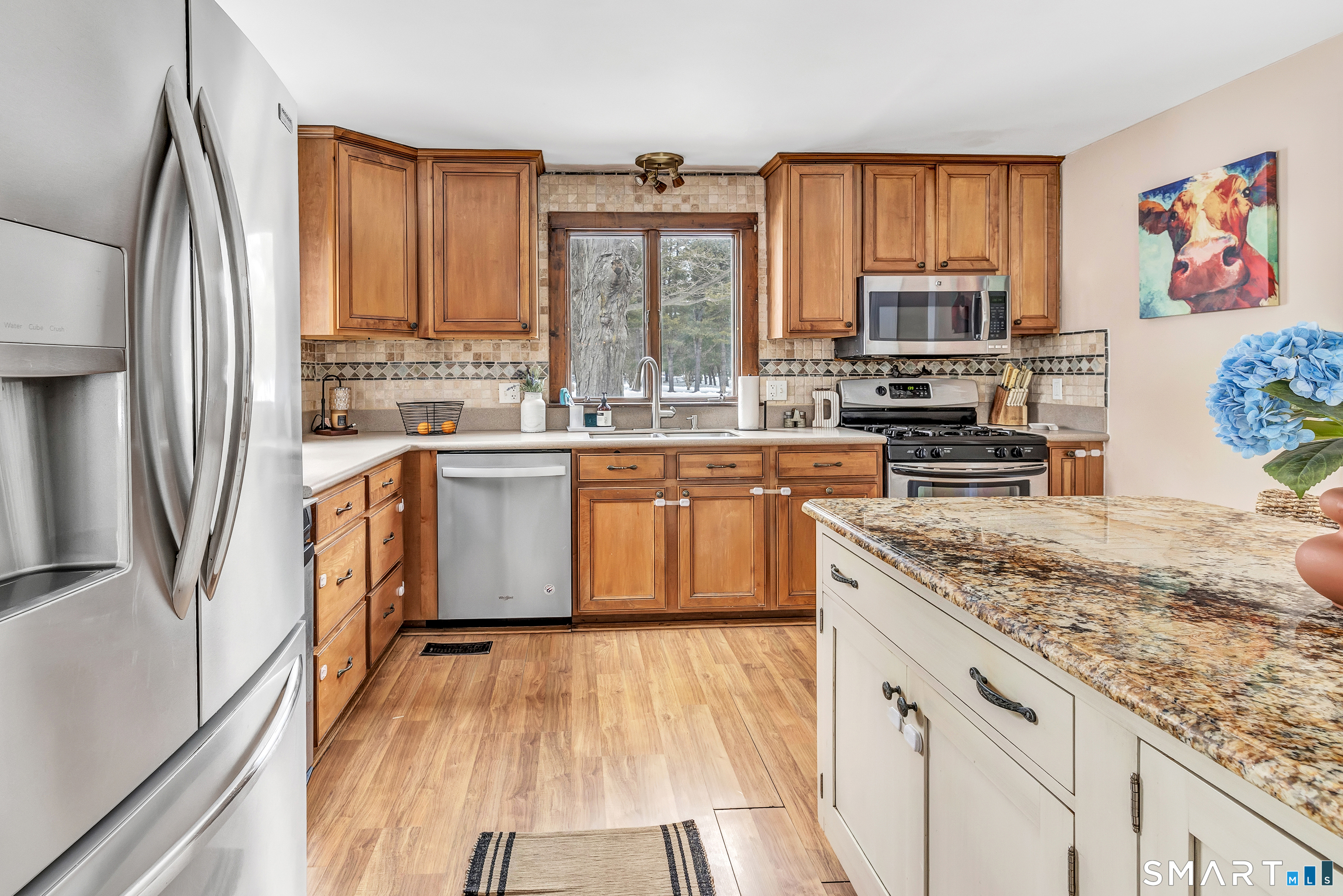 699 Daniels Farm Road Trumbull, CT 06611 - Photo 5 of 36