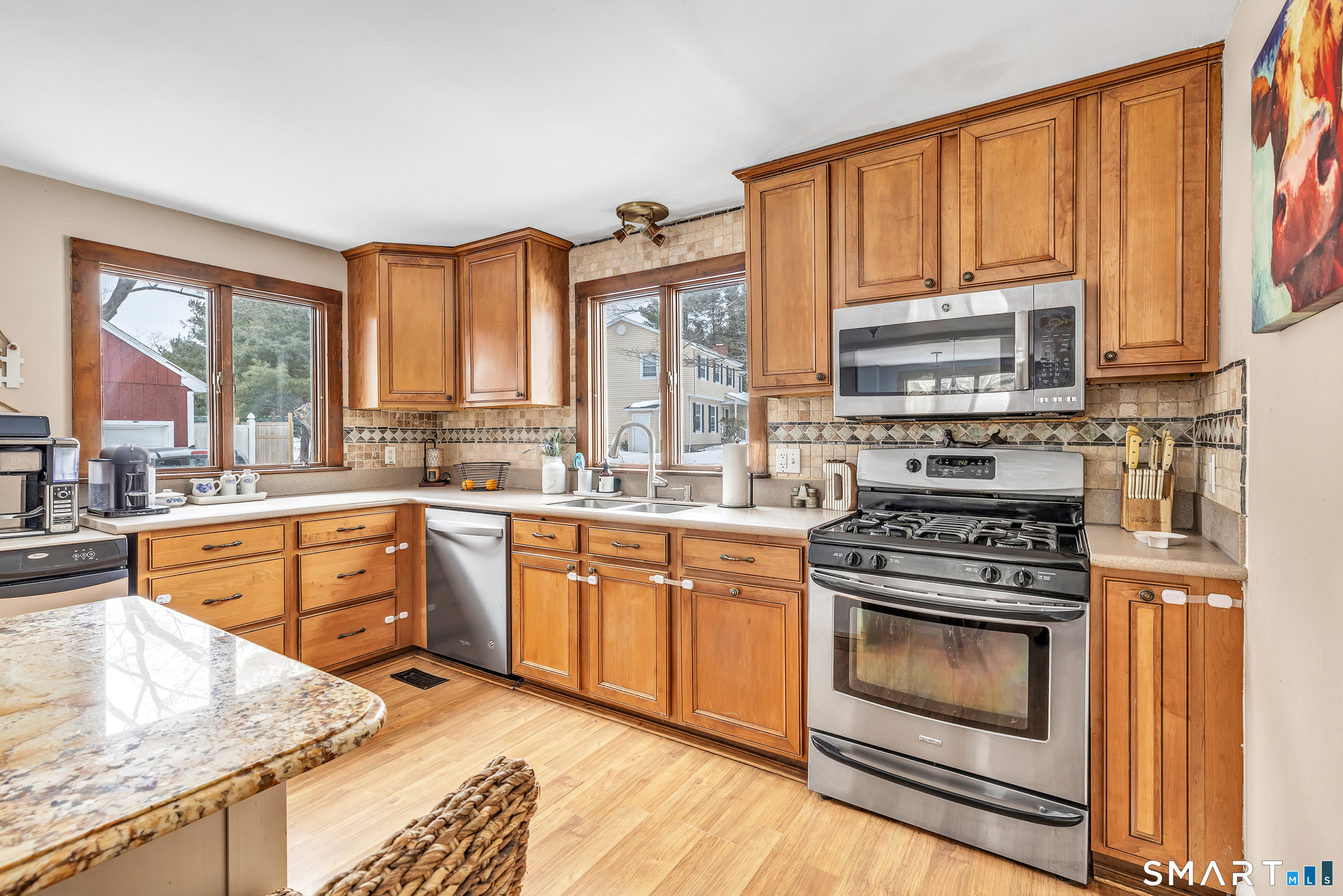 699 Daniels Farm Road Trumbull, CT 06611 - Photo 6 of 36