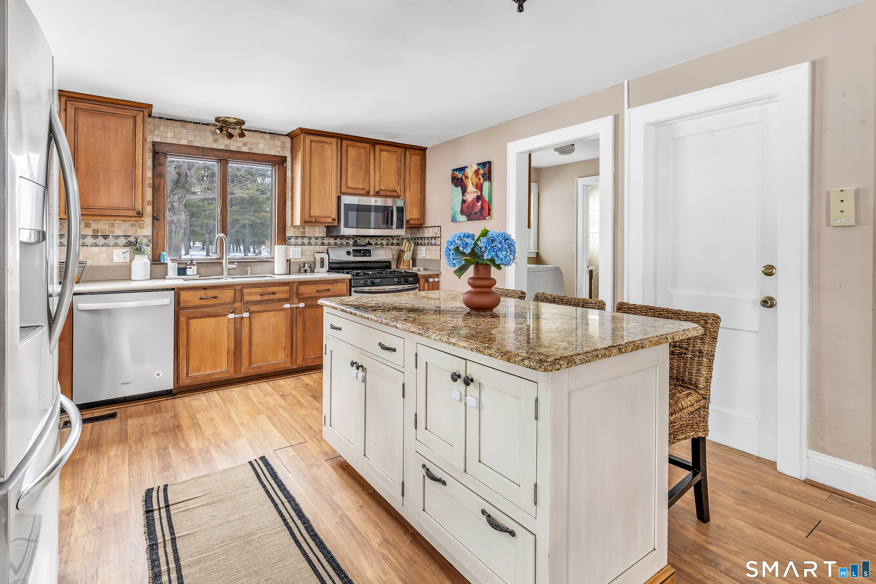 699 Daniels Farm Road Trumbull, CT 06611 - Photo 7 of 36