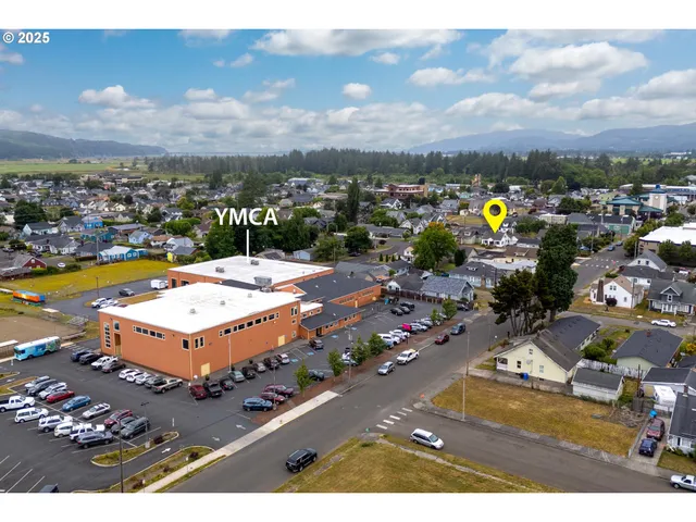 $350,000 | 1706 5th Street, Tillamook, OR 97141