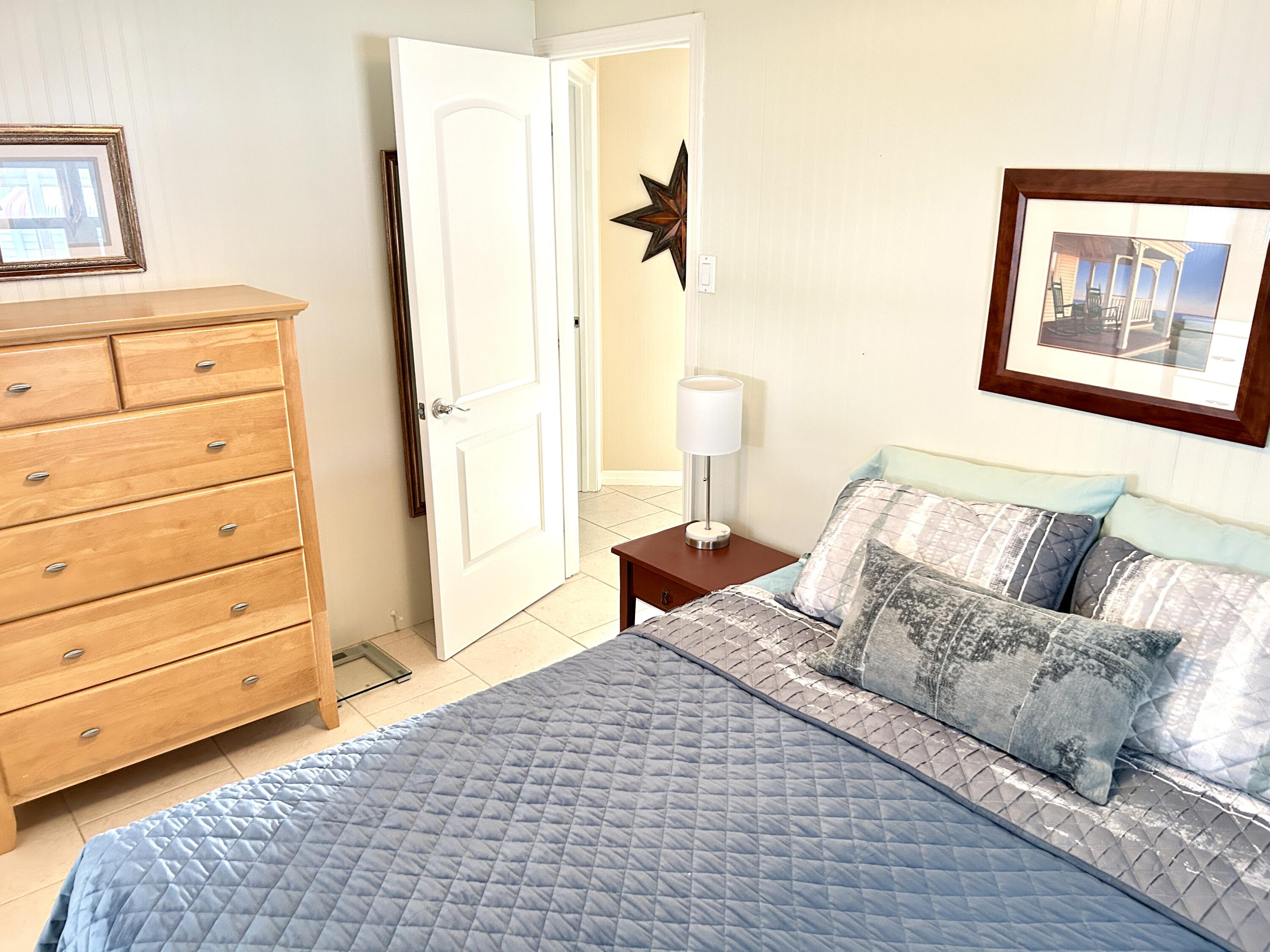 1401 South 33rd Road Hollywood, FL 33021 - Photo 25 of 44 IMG_2580