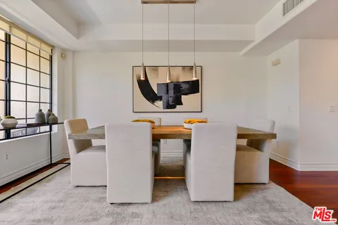 $1,299,000 | 107 North Swall Drive, Unit 303, Los Angeles, CA 90048