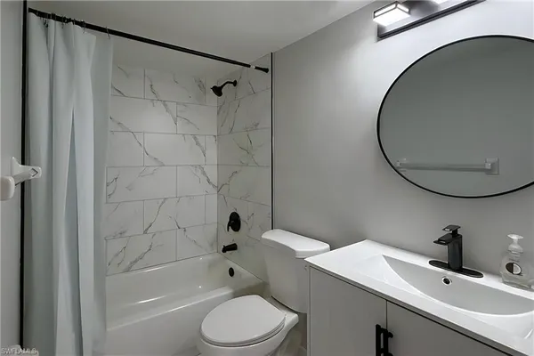 $1,950 | 15171 Cedarwood Lane, Unit 3202, Naples, FL 34110