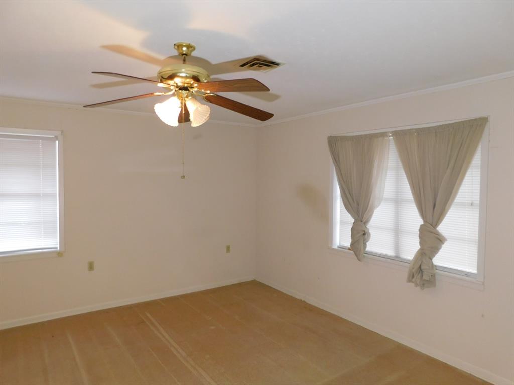 304 8th Street Southeast Springhill, LA 71075 - Photo 20 of 36