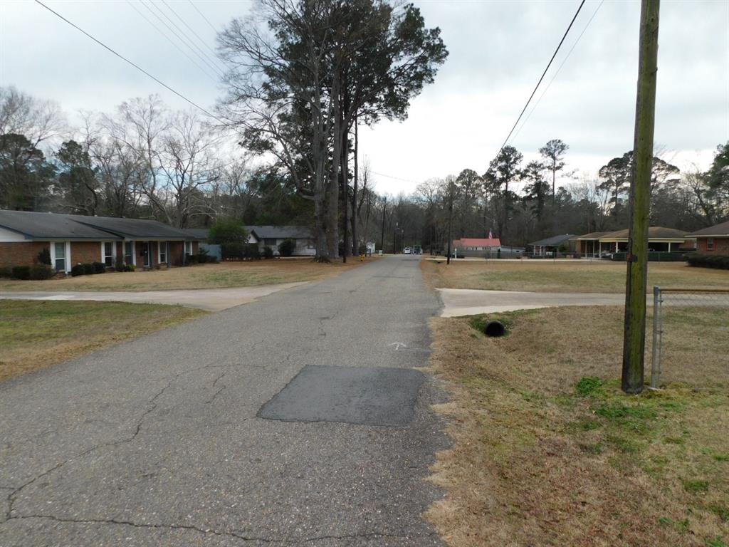 304 8th Street Southeast Springhill, LA 71075 - Photo 2 of 36