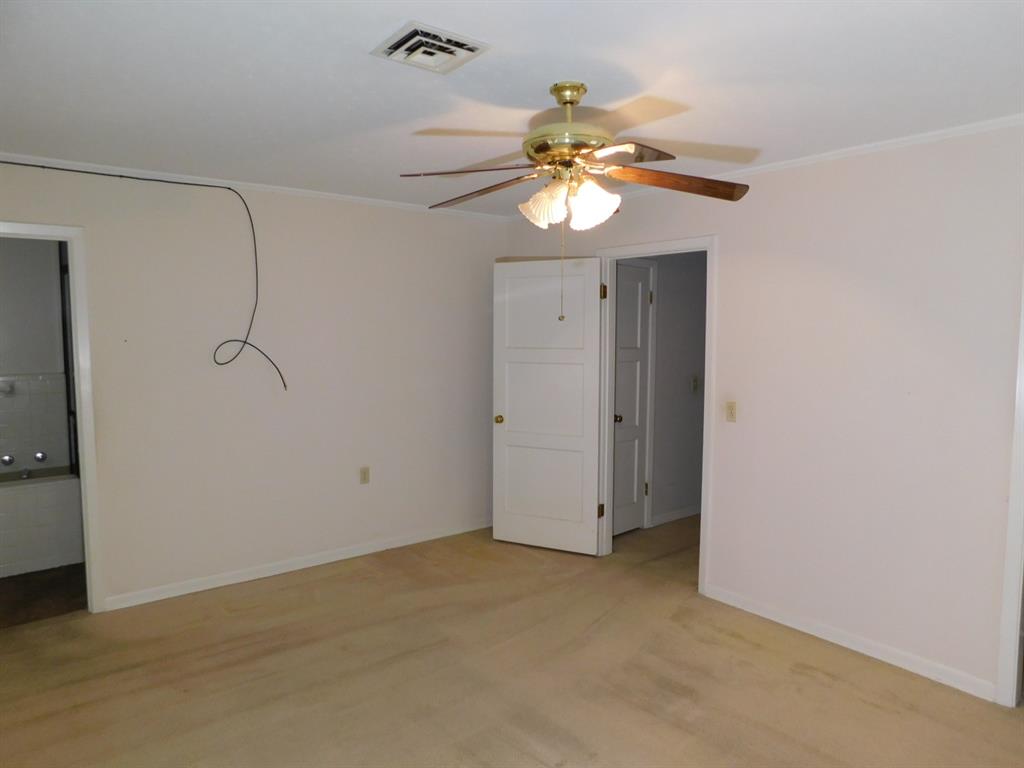 304 8th Street Southeast Springhill, LA 71075 - Photo 21 of 36