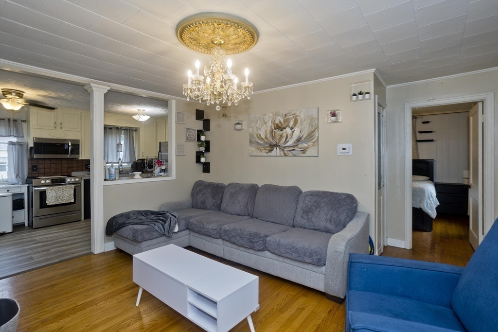 276 Oak Street Springfield, MA 01151 - Photo 13 of 25