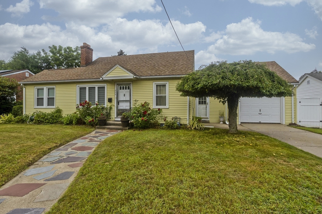 276 Oak Street Springfield, MA 01151 - Photo 2 of 25