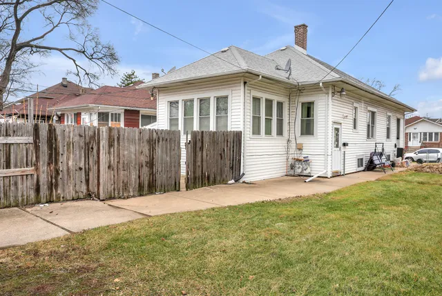 $179,000 | 446 Detroit Street, Hammond, IN 46320