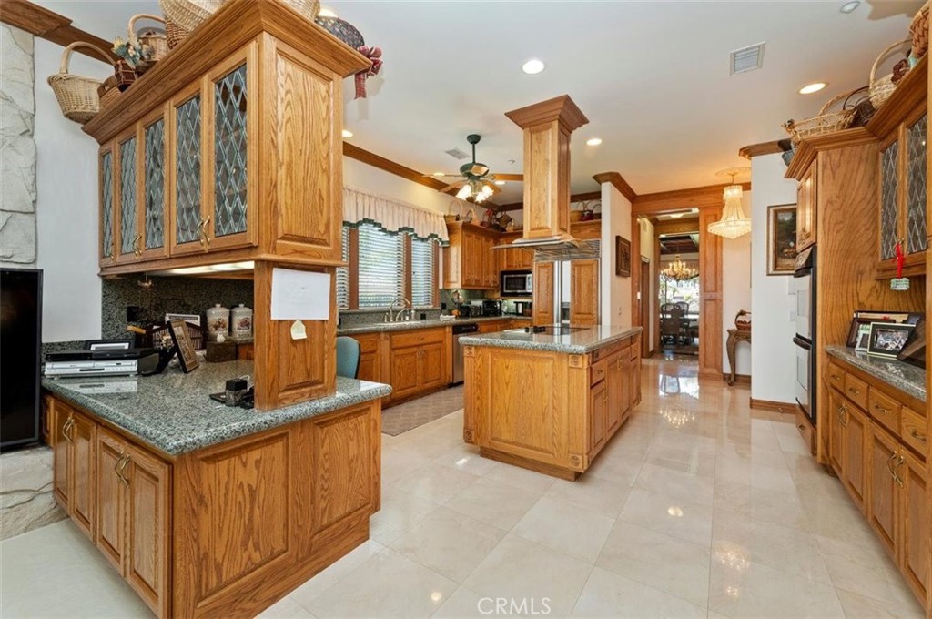 6975 Wyndham Hill Drive Riverside, CA 92506 - Photo 18 of 43