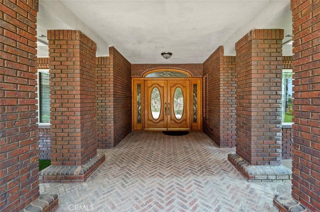 6975 Wyndham Hill Drive Riverside, CA 92506 - Photo 7 of 43