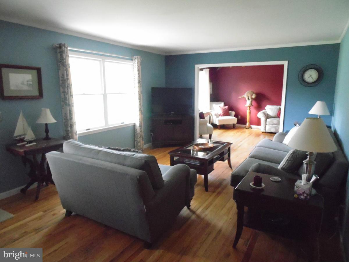 9485 Quail Run Road Denton, MD 21629 - Photo 9 of 28 Living Room