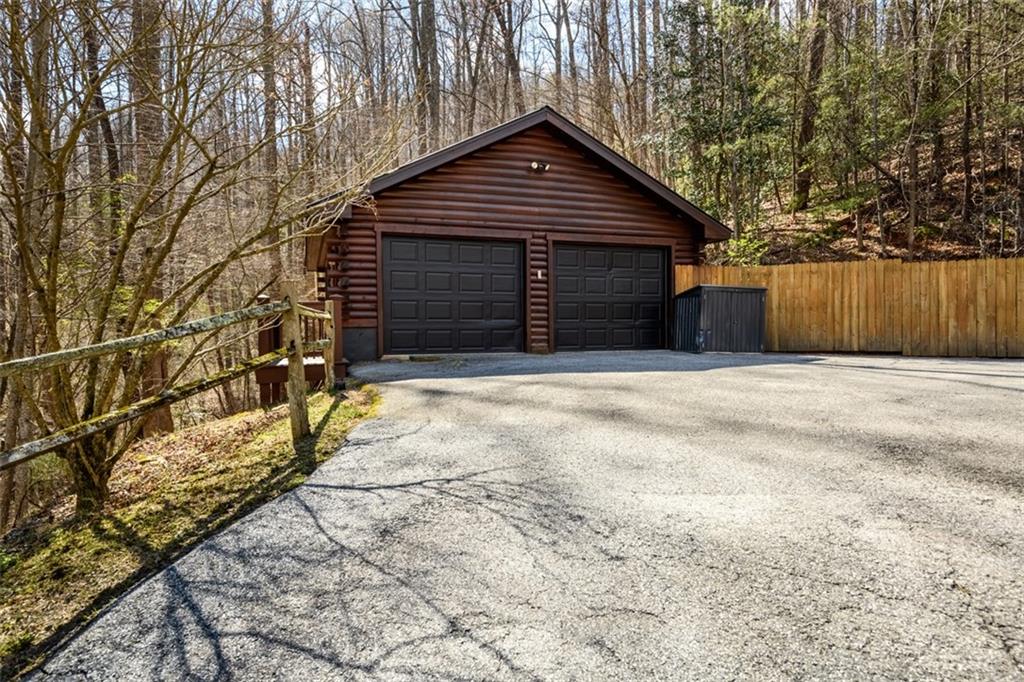 91 Whispering Lake Way Blue Ridge, GA 30513 - Photo 6 of 36