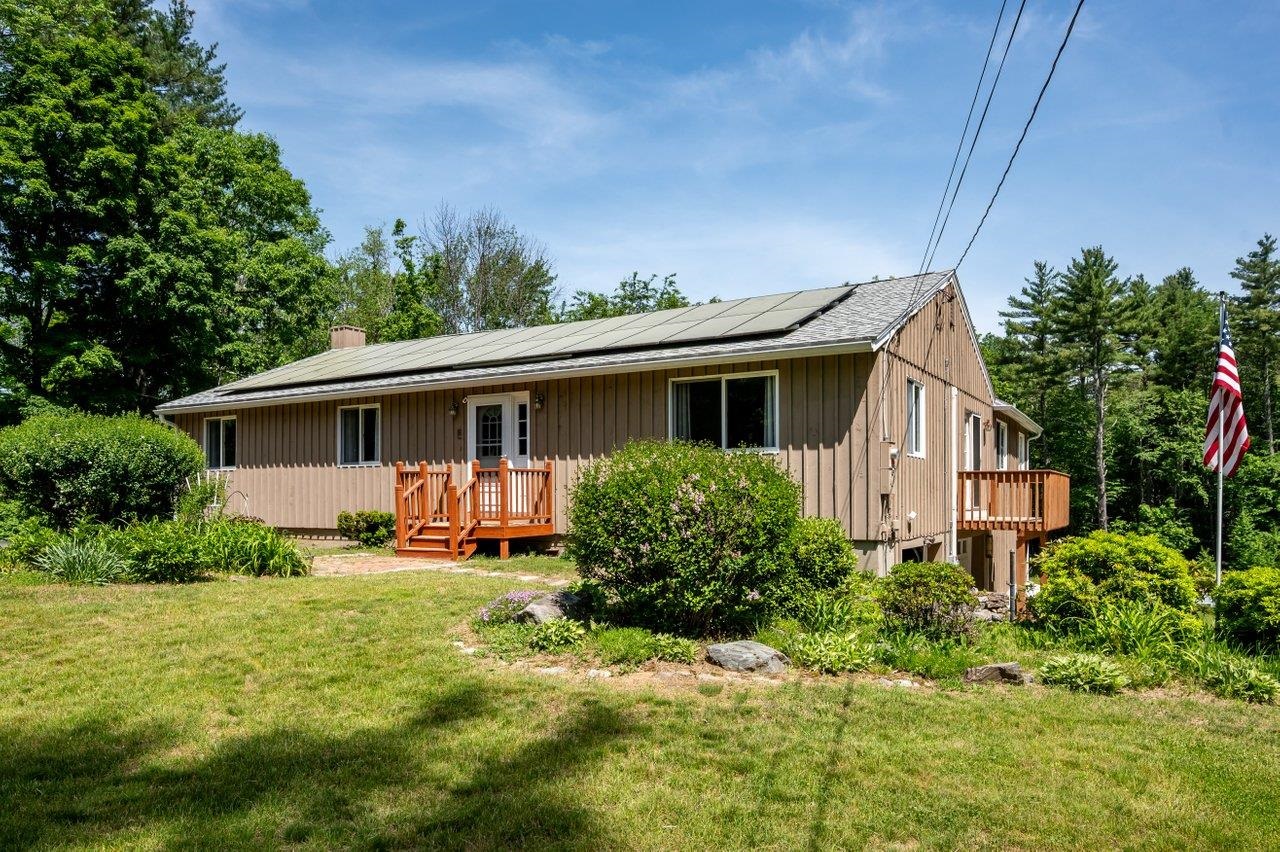 299 Middle Road Brentwood, NH 03833 - Photo 2 of 58
