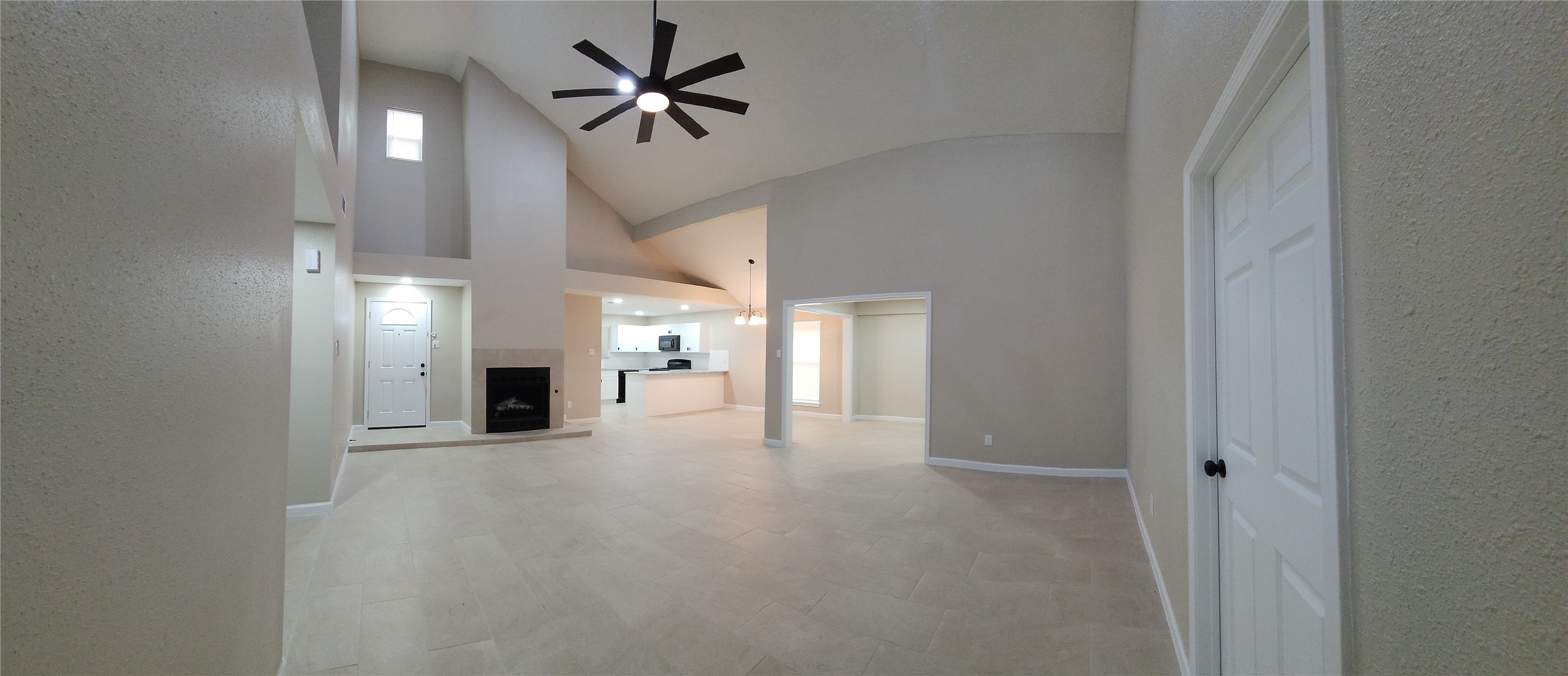 128 Lasso Street Angleton, TX 77515 - Photo 6 of 24