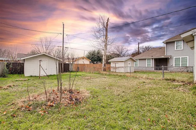$325,000 | 206 East Rogers Street, Arlington, TX 76011