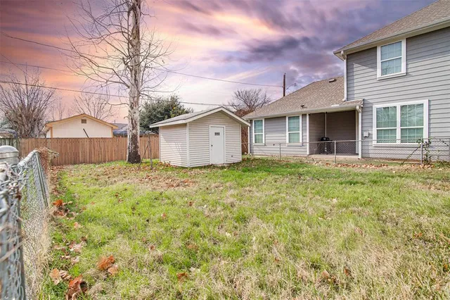 $325,000 | 206 East Rogers Street, Arlington, TX 76011