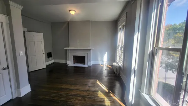 $1,800 | 61 South Hamilton Street, Unit 2, Poughkeepsie, NY 12601