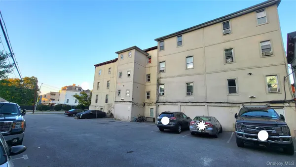 $1,800 | 61 South Hamilton Street, Unit 2, Poughkeepsie, NY 12601
