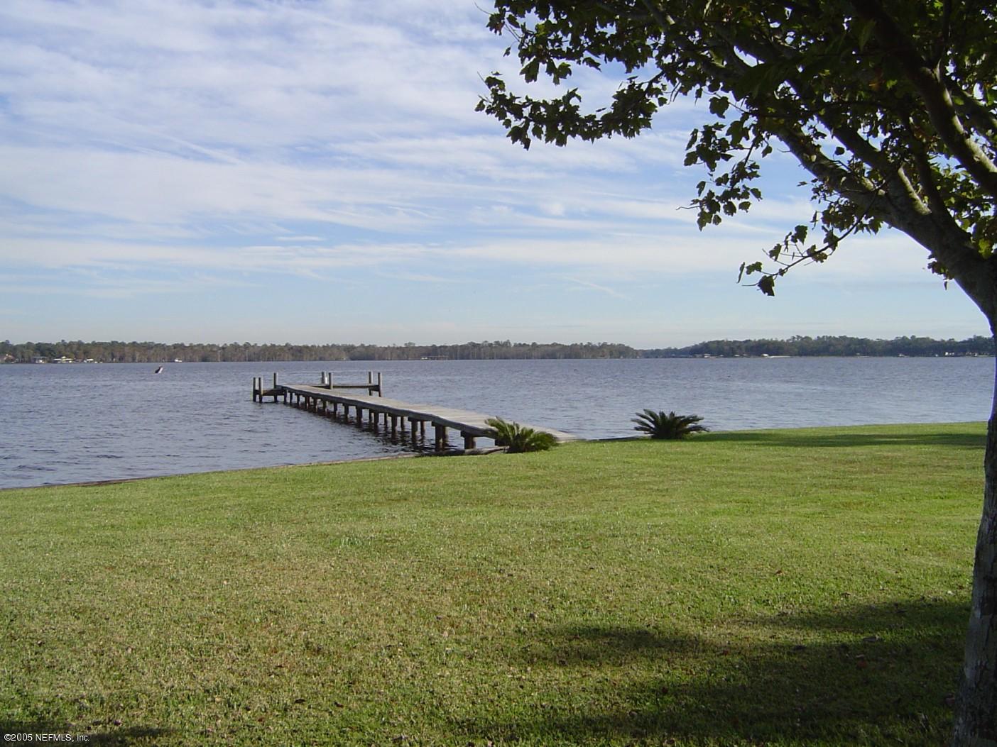 2900 Magnolia Road Orange Park, FL 32065 - Photo 2 of 6 a view of an ocean from a balcony