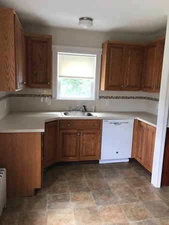 38 Ayrshire Road Worcester, MA 01604 - Photo 9 of 30 Gallery Image 9